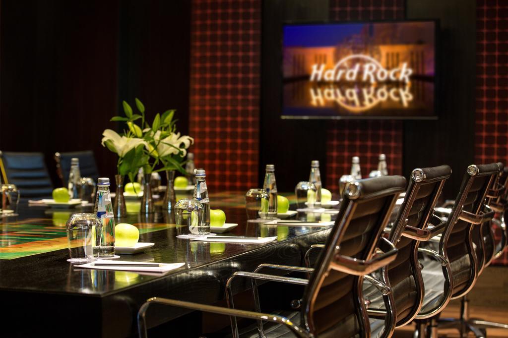 Hard Rock Hotel Goa Calangute Esterno foto The Rock Shop