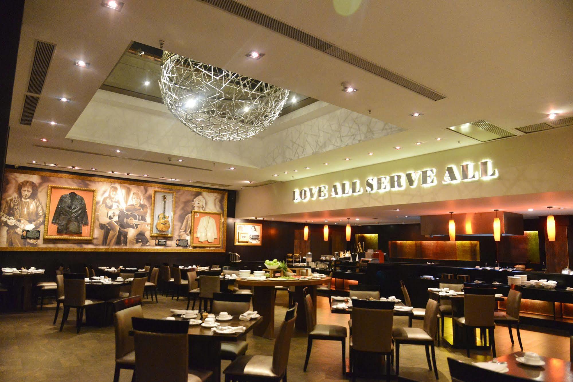 Hard Rock Hotel Goa Calangute Esterno foto Interior of the restaurant